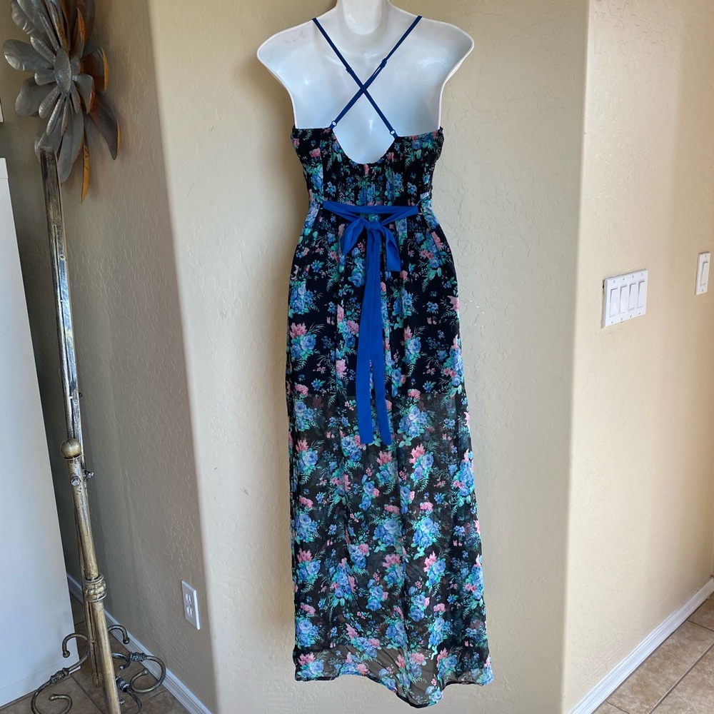 🛍TCEC MAXI DRESS🛍 - Picture 3 of 8